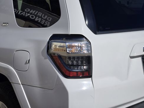 Used 2016 Toyota 4Runner SR5 image 16