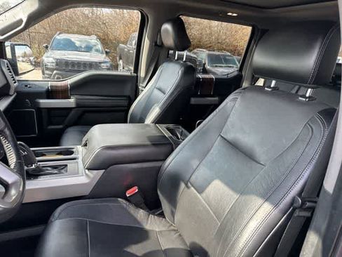 Used 2016 Ford F150 Lariat w/ Equipment Group 502A Luxury image 4