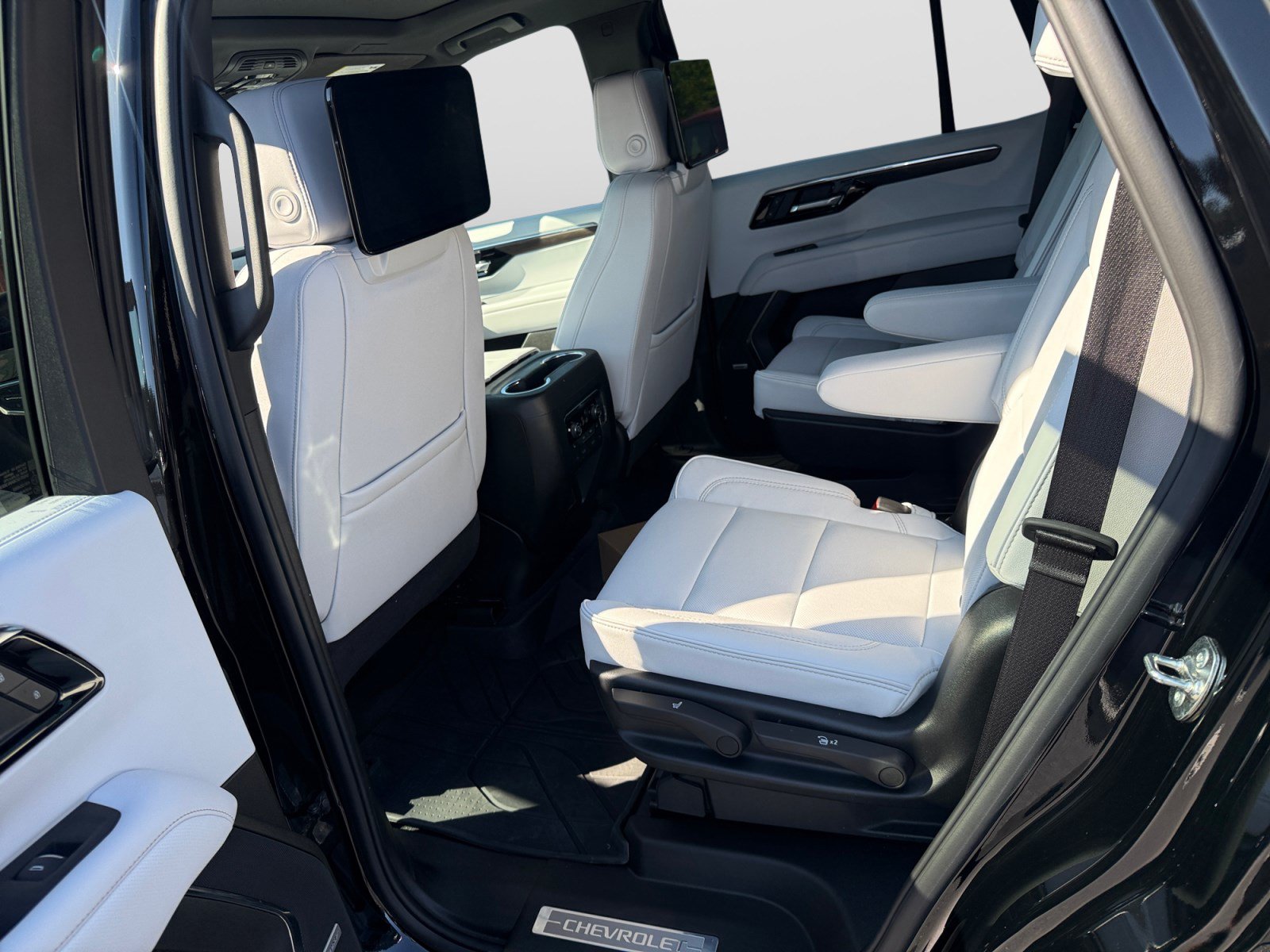 Used 2026 Chevrolet Tahoe Premier RWD image 18
