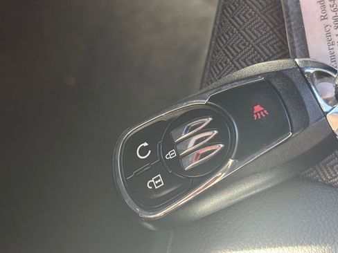 Used 2025 Buick Encore GX Preferred AWD/4WD image 20