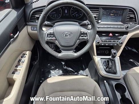 Used 2017 Hyundai Elantra SE w/ SE A/T Tech Package 03 FWD image 12