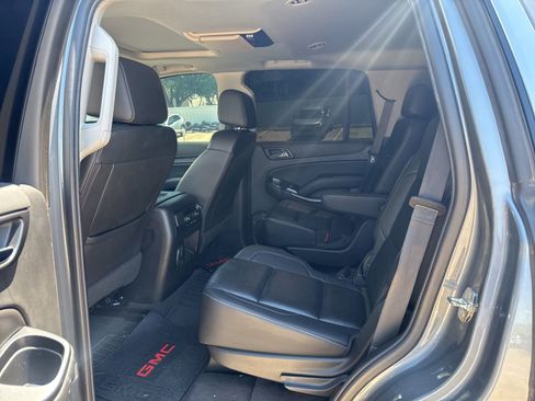 Used 2019 GMC Yukon SLT w/ Premium Edition AWD/4WD image 10