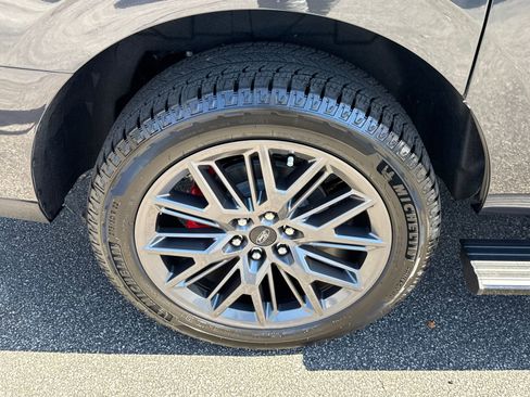 New 2025 Ford Expedition Max Platinum w/ Stealth Performance Package image 18