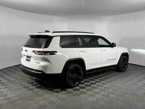 Used 2023 Jeep Grand Cherokee L Limited w/ Luxury Tech Group II image 5