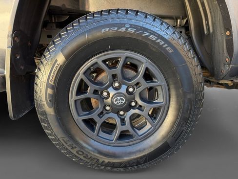 Used 2019 Toyota Tacoma SR5 image 11