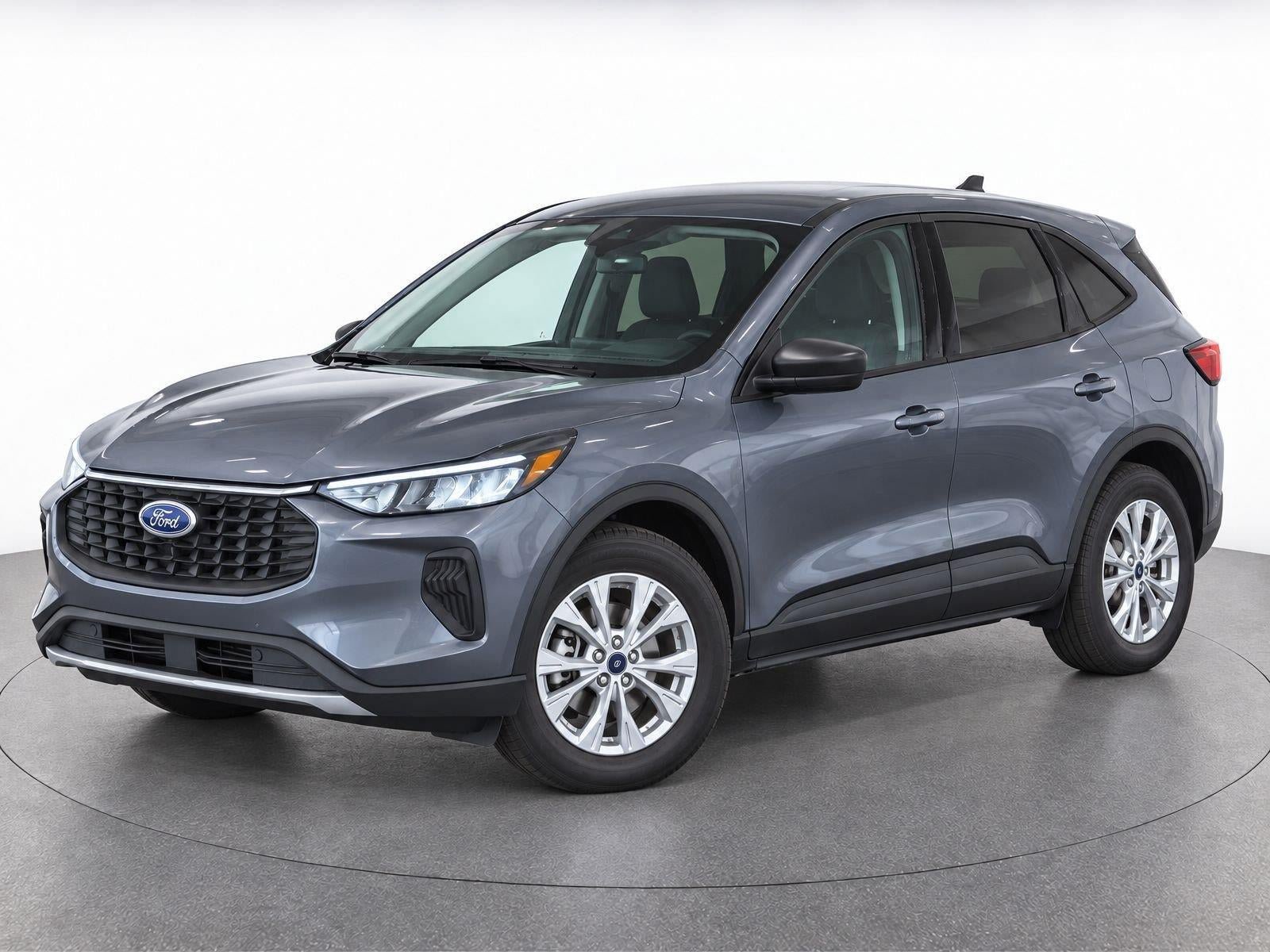 Used 2025 Ford Escape Active w/ Cold Weather Package AWD/4WD image 2