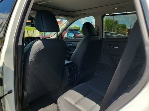 Used 2023 Nissan Rogue SL w/ SL Premium Package FWD image 11