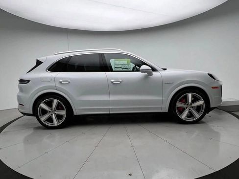 New 2026 Porsche Cayenne S AWD/4WD image 23