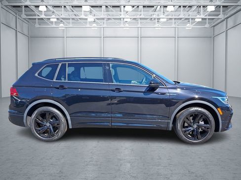 Certified 2023 Volkswagen Tiguan SE R-Line AWD/4WD image 7