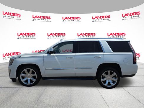 Used 2020 Cadillac Escalade Luxury RWD image 6