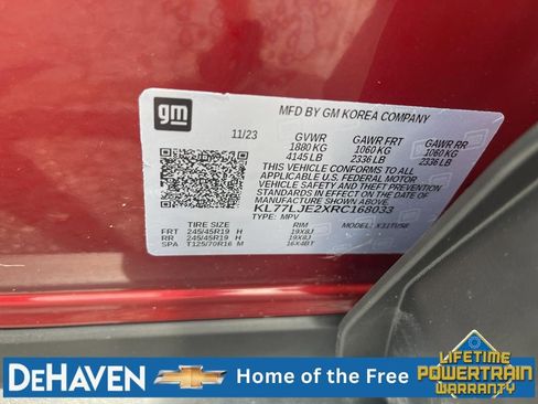 Used 2024 Chevrolet Trax RS w/ Sunroof Package FWD image 31