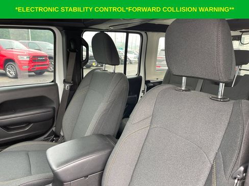 Used 2024 Jeep Wrangler Unlimited Sport AWD/4WD image 14