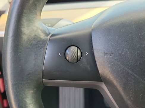 Used 2018 Tesla Model 3 Long Range image 26