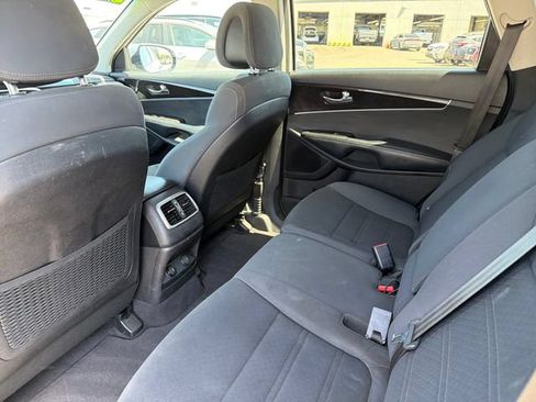 Used 2016 Kia Sorento FWD image 21