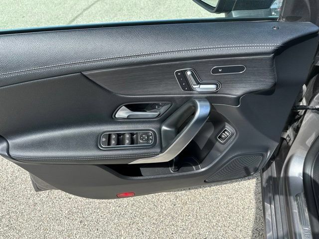 Used 2021 Mercedes-Benz CLA 250 4MATIC image 25