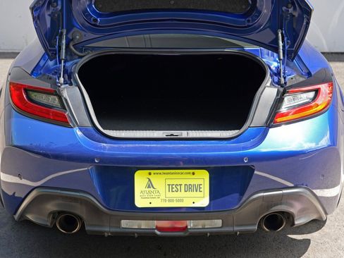 Used 2022 Toyota GR86 RWD image 9