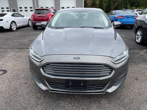 Used 2014 Ford Fusion S image 2