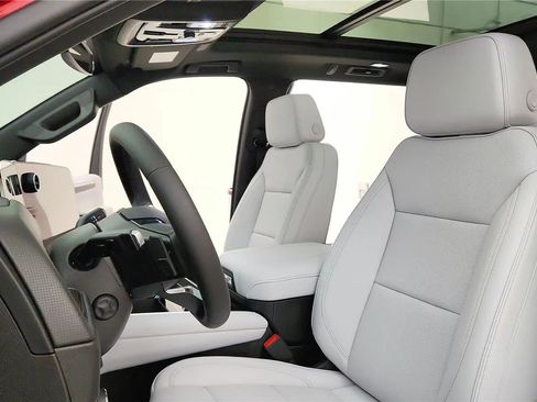 New 2026 Chevrolet Suburban Premier AWD/4WD image 28