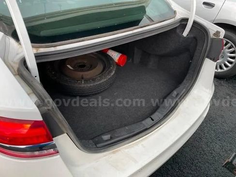 Used 2019 Ford Fusion SE FWD image 18