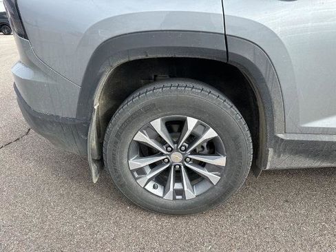 Used 2025 Chevrolet Equinox LT w/ Convenience Package II image 8