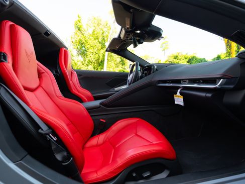 Used 2025 Chevrolet Corvette Z06 RWD image 7