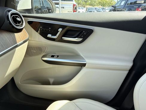 Certified 2025 Mercedes-Benz GLC 300 image 24