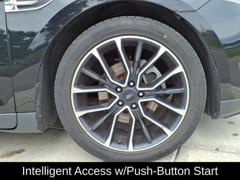 Used 2018 Ford Taurus SEL w/ Equipment Group 201A AWD/4WD image 9