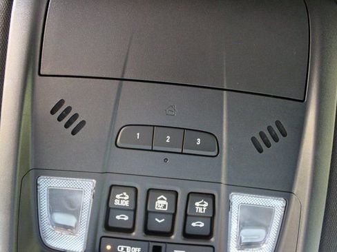 Used 2023 Buick Enclave Avenir image 20