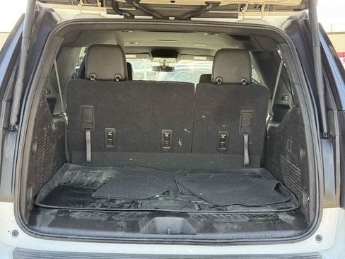 Used 2021 Chevrolet Suburban LT RWD image 34