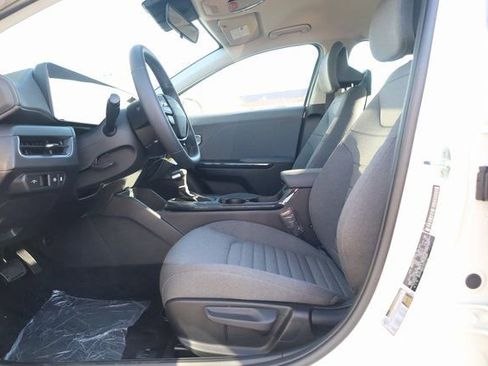 New 2025 Kia K4 EX image 15