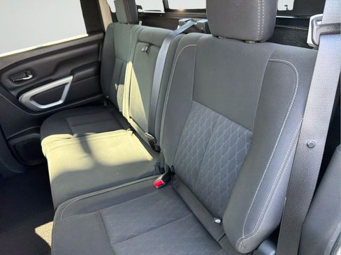 Used 2017 Nissan Titan SV RWD image 28