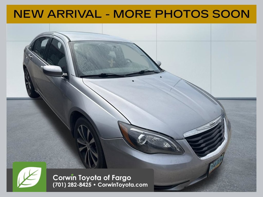 Used 2014 Chrysler 200 Touring w/ 200 S Group FWD image 1