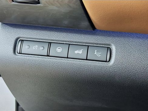 New 2026 Nissan Pathfinder Platinum image 10