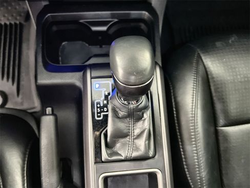 Used 2021 Toyota Tacoma TRD Off-Road image 22