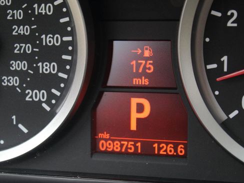 Used 2011 BMW M3 Coupe RWD image 37