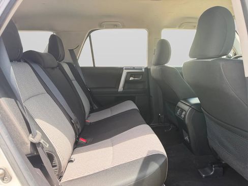 Used 2020 Toyota 4Runner SR5 AWD/4WD image 32