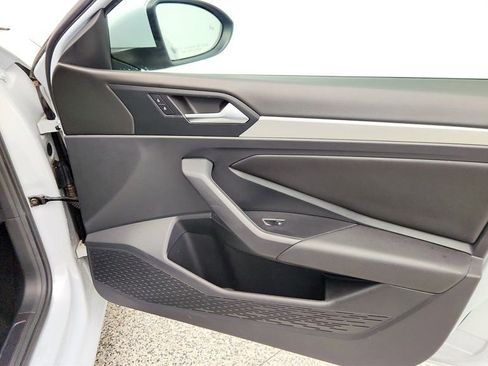 Used 2019 Volkswagen Jetta SE image 26