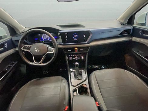 Used 2024 Volkswagen Taos SE image 13