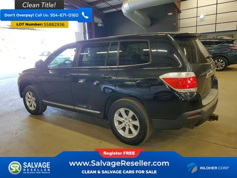 Used 2013 Toyota Highlander 4WD w/ Cold Weather Pkg image 3