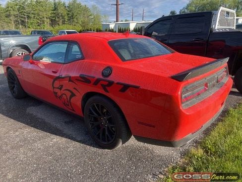 Used 2016 Dodge Challenger SRT Hellcat RWD image 4
