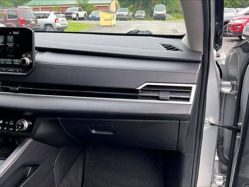 Used 2024 Mitsubishi Outlander SE AWD/4WD image 15