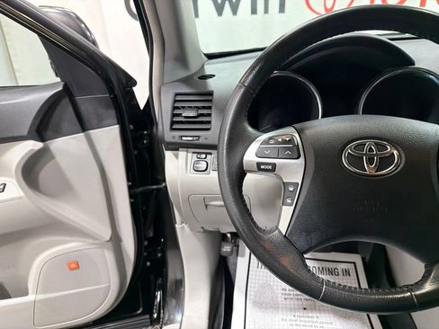 Used 2013 Toyota Highlander Limited AWD/4WD image 26