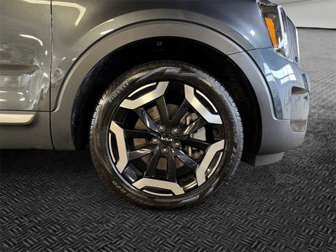 Used 2024 Kia Telluride S w/ S Sunroof Package image 11