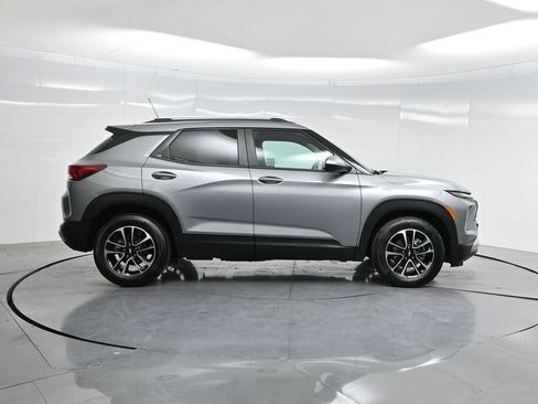 New 2025 Chevrolet TrailBlazer LT w/ Convenience Package FWD image 39