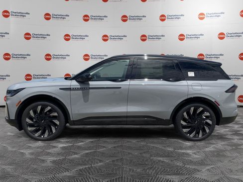 New 2026 Lincoln Nautilus Reserve w/ Jet Appearance Package AWD/4WD image 2
