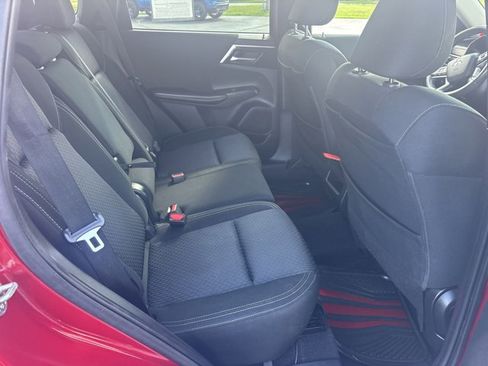 Used 2022 Mitsubishi Outlander ES image 11