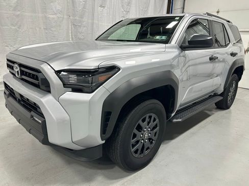 Used 2025 Toyota 4Runner SR5 AWD/4WD image 3