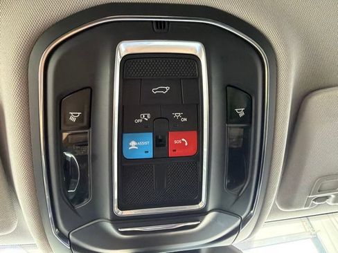 Used 2022 Jeep Grand Cherokee Limited AWD/4WD image 31