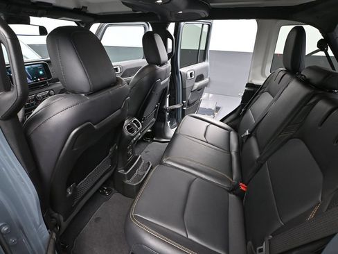 Used 2024 Jeep Wrangler Unlimited Sahara AWD/4WD image 37