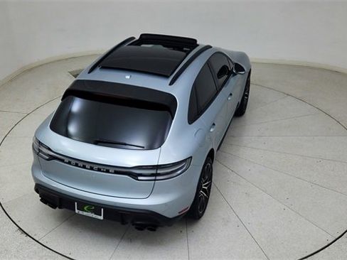 Used 2024 Porsche Macan w/ Premium Plus Package image 81